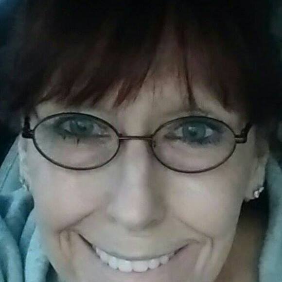Profile Picture of Patty Vanderhoef (@pattymelt52) on Poshmark