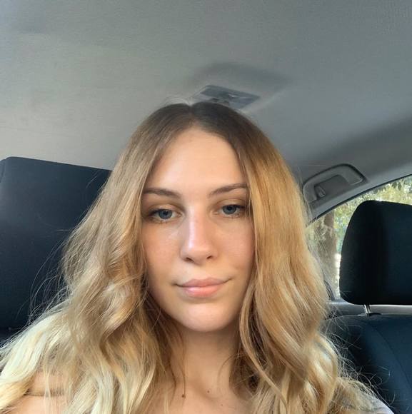 Profile Picture of Chloe Patrick (@cpatrick5578) on Poshmark
