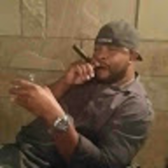 Profile Picture of Kevin Brunson (@kevinbrunson) on Poshmark