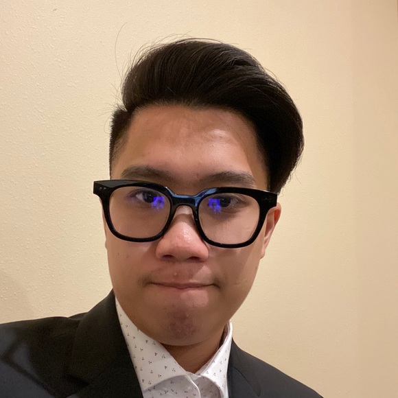 Profile Picture of Hieu Nguyen (@hngu0494) on Poshmark