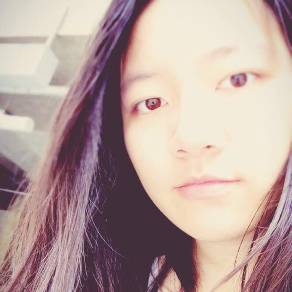 Profile Picture of Julia Chiang (@juliachiang21) on Poshmark