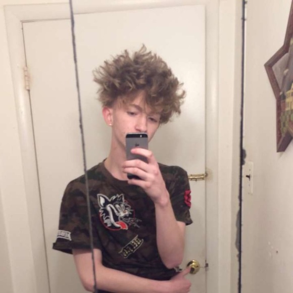 Profile Picture of James Dooley (@jamesdooley4264) on Poshmark