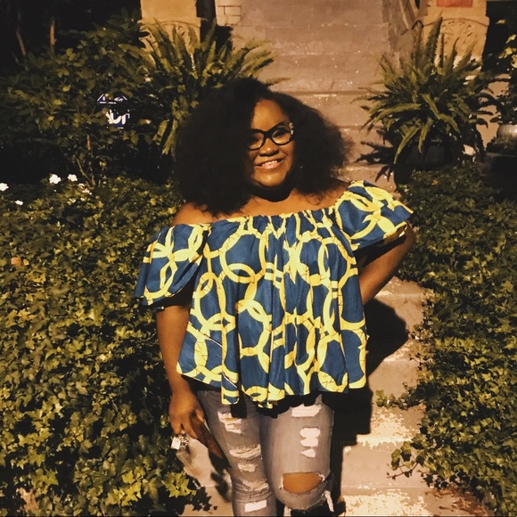 Profile Picture of Monica Carson (@thekpellegirl) on Poshmark