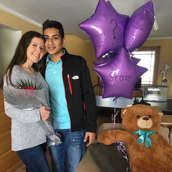 Profile Picture of Christina Fenui (@christinafenui) on Poshmark