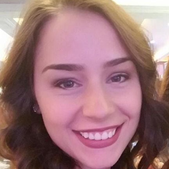 Profile Picture of Maria Tarantino (@tarantino89) on Poshmark