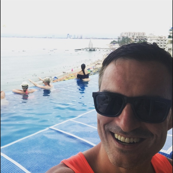 Profile Picture of Jason Ripple (@jasonrip) on Poshmark