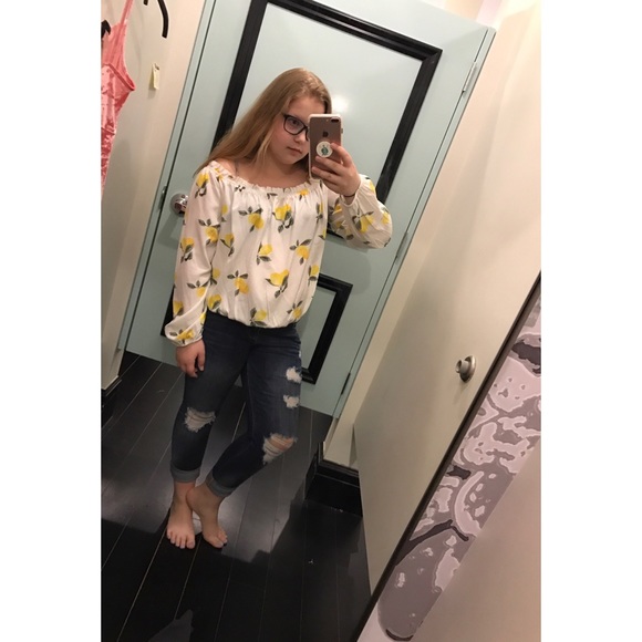 Profile Picture of Hailee Waugen (@haileewaugen) on Poshmark