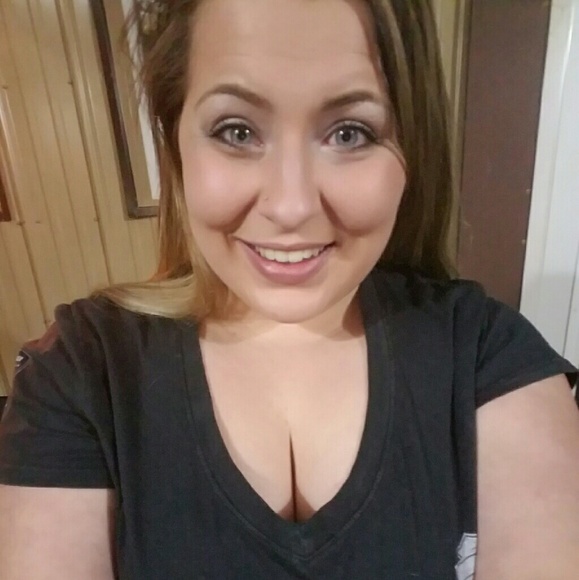 Profile Picture of Taylor Beardemphl (@beardemphl3) on Poshmark