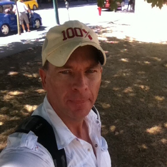 Profile Picture of Robert Mackenzie (@robmac4849) on Poshmark