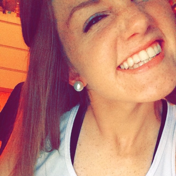 Profile Picture of Taylor Minnick (@tayminni21) on Poshmark