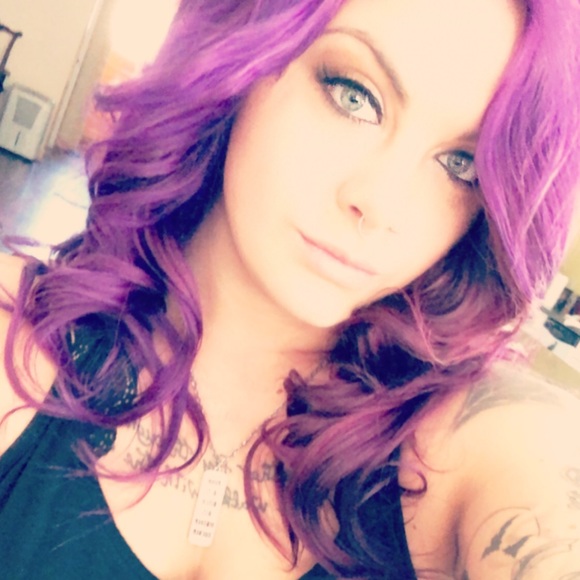Profile Picture of Gabrielle Marazzo (@gabbymarazzo) on Poshmark
