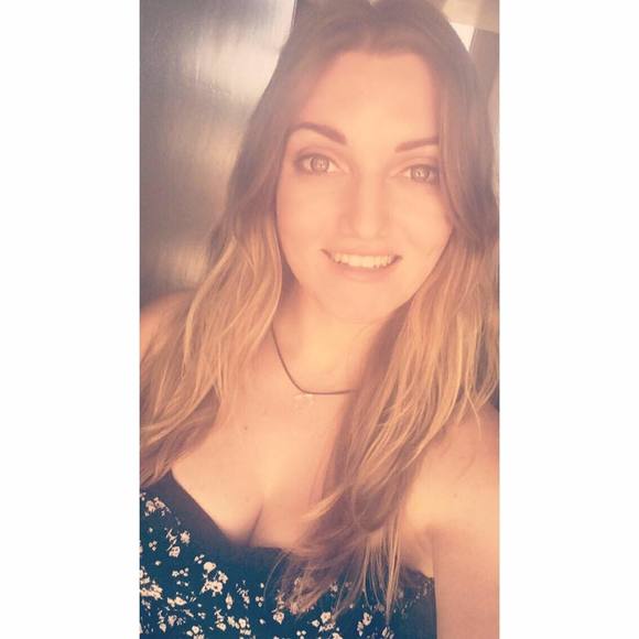 Profile Picture of Stevie Smith (@stevielovely12) on Poshmark