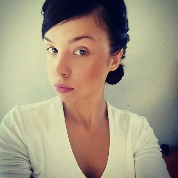 Profile Picture of Caitlyn Grimste (@cgrimste) on Poshmark