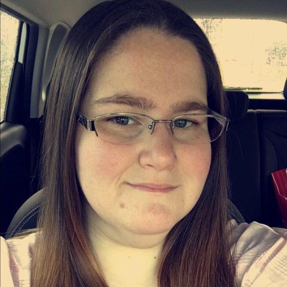 Profile Picture of Christina Valido (@christinav1) on Poshmark