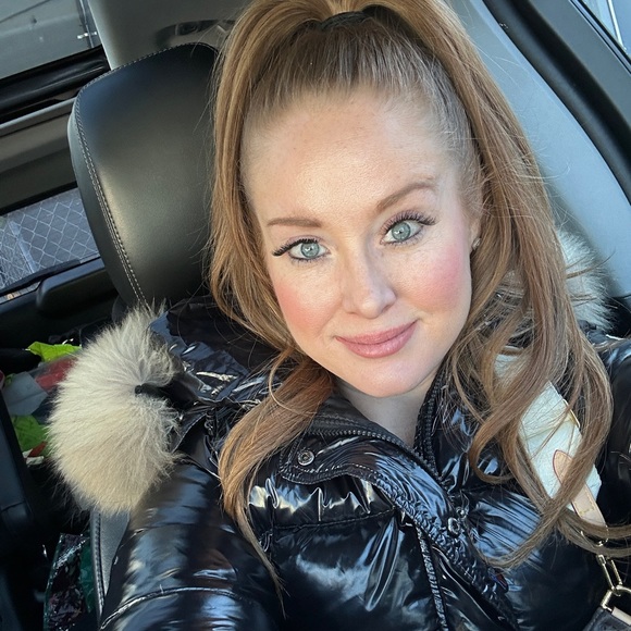 Profile Picture of Tara Giuca (@tmcarroll193) on Poshmark