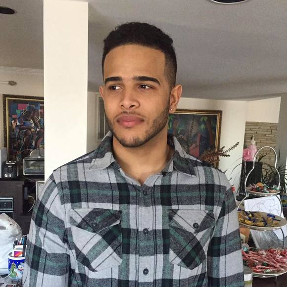 Joshua Scharoun - Poshmark Profile Picture of Joshua Scharoun (@joshuascharoun3) on Poshmark