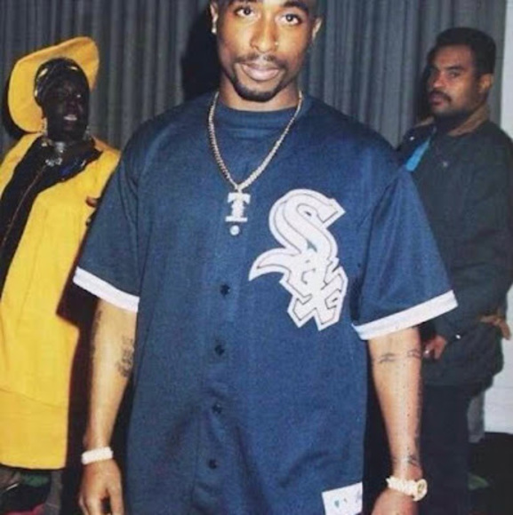 Profile Picture of Jose Lopera (@jmanueloperab05) on Poshmark