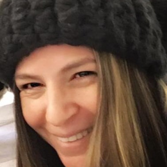 Profile Picture of Claudia Benjumea (@claudiabebc) on Poshmark