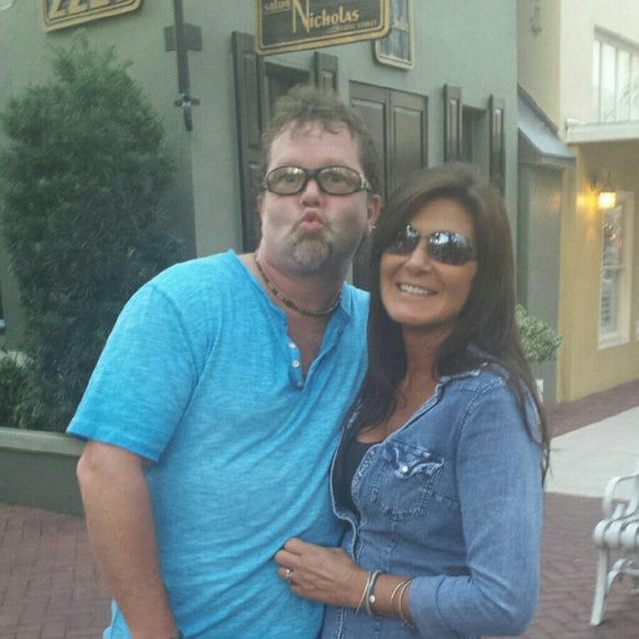 Profile Picture of Tammy Foster (@tammy63foster) on Poshmark