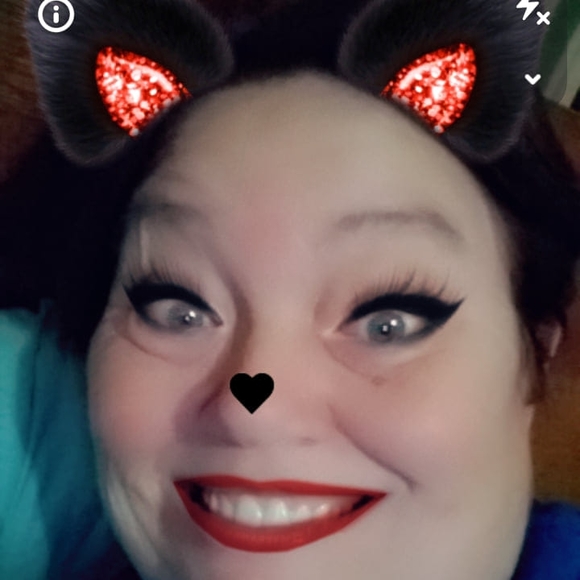 Profile Picture of Lynn Kloepper (@natie64) on Poshmark