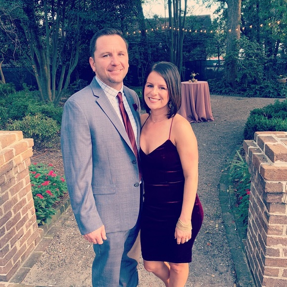 Profile Picture of Jamie Deeley (@jamiehas2) on Poshmark