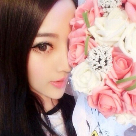 Profile Picture of Charlise Wheeler (@charlisewheeler) on Poshmark