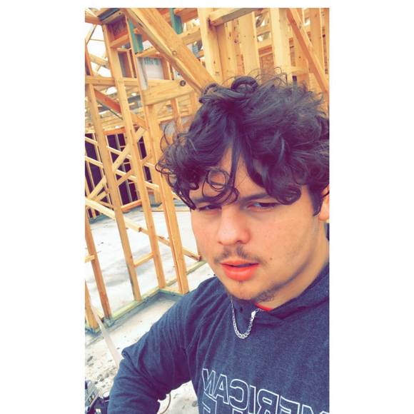 Profile Picture of Alex Espinoza (@alejandro9711) on Poshmark