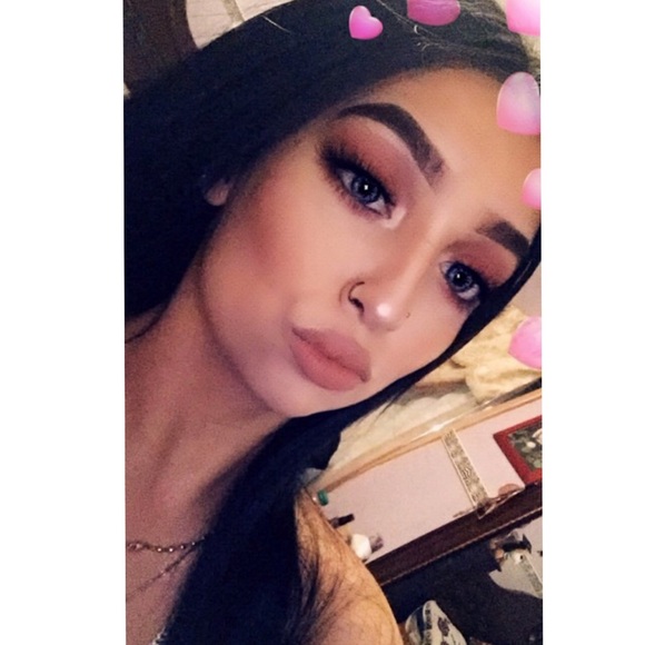 Profile Picture of Vanessa Coria (@nessacoria_) on Poshmark