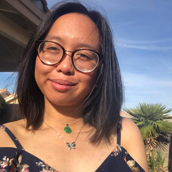 Profile Picture of Danielle Robles (@capricorndecafe) on Poshmark