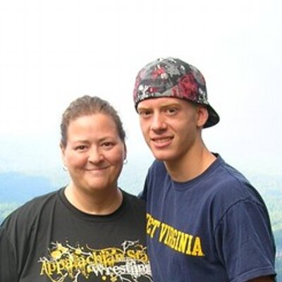 Profile Picture of Tina Knopp (@knopp93) on Twitter
