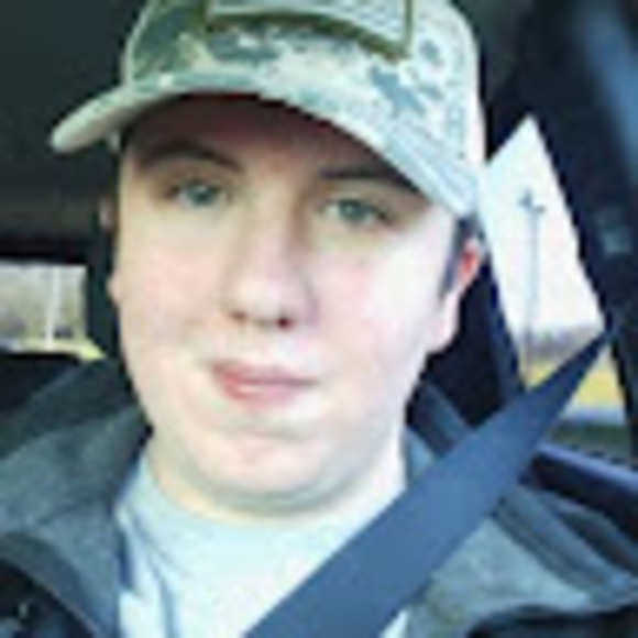 Profile Picture of Austin Fox (@austinfox342) on Poshmark