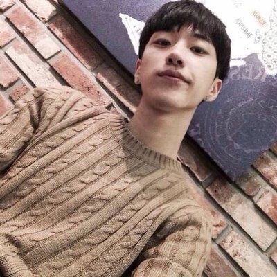 Profile Picture of Aaron (@AaronSime0) on Twitter