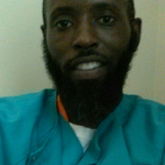 Hakim Hasan - Poshmark Profile Picture of Hakim Hasan (@hakim0412) on Poshmark