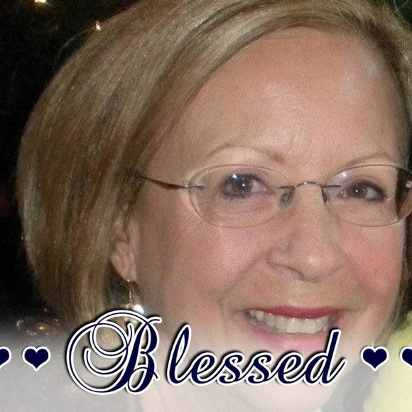 Profile Picture of Joyce Gray (@joycegray210) on Poshmark