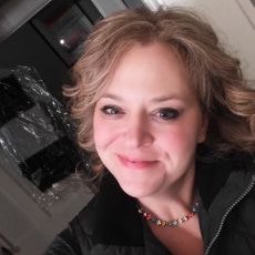 Profile Picture of Lori Armstrong (@LoriArmstrong31) on Twitter