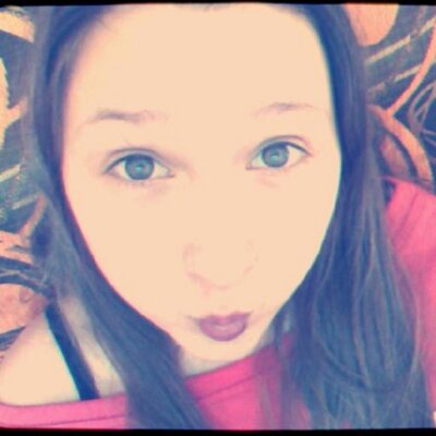 Profile Picture of Julia Gawelko (@EaRRiNGSSs) on Twitter