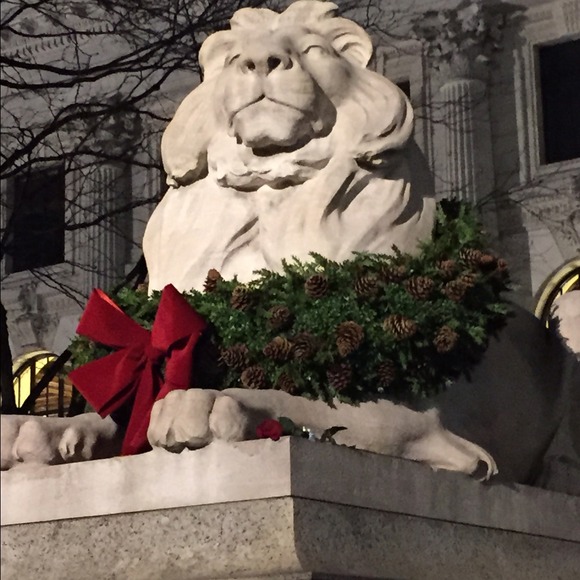 Profile Picture of Robin Romanowski (@robinlanda1) on Poshmark