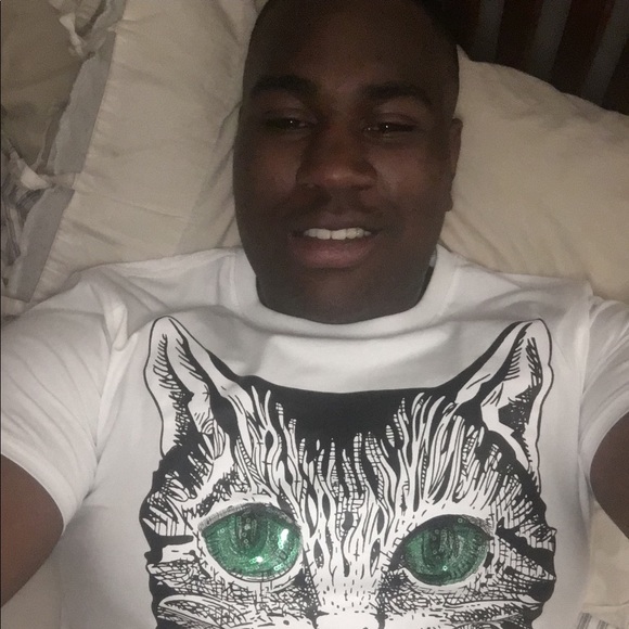 Profile Picture of Torian Sordelet (@torians1992) on Poshmark