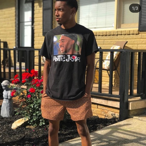 Profile Picture of Cameron Mckay (@shopcam) on Poshmark