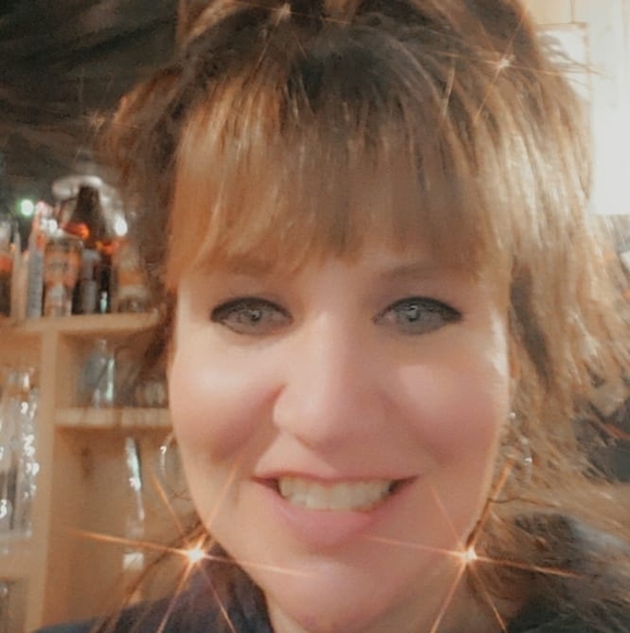 Profile Picture of Erin Goodrich (@googa913) on Poshmark