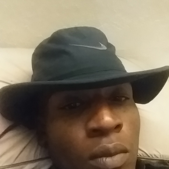 Profile Picture of Willie Williams (@williewillia472) on Poshmark
