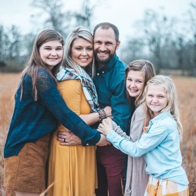 Profile Picture of Ted Thornton (@dad23thorntons) on Twitter