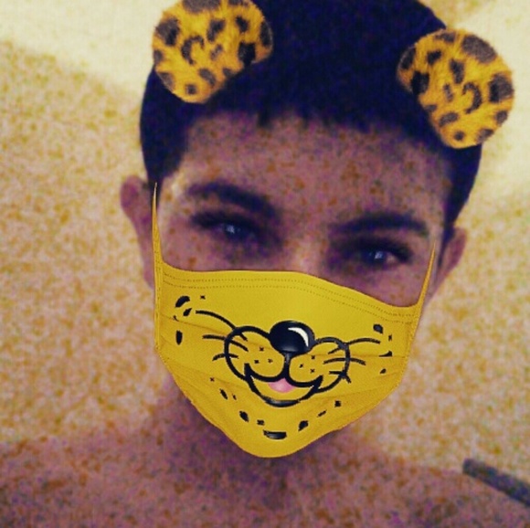 Profile Picture of Victor Calderon (@staytruevic) on Poshmark