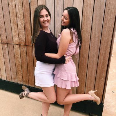 Profile Picture of Nikki (@NikkiKourakis) on Twitter