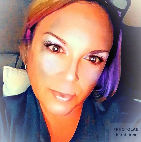Profile Picture of Kelly Coloross (@kperalez) on Poshmark