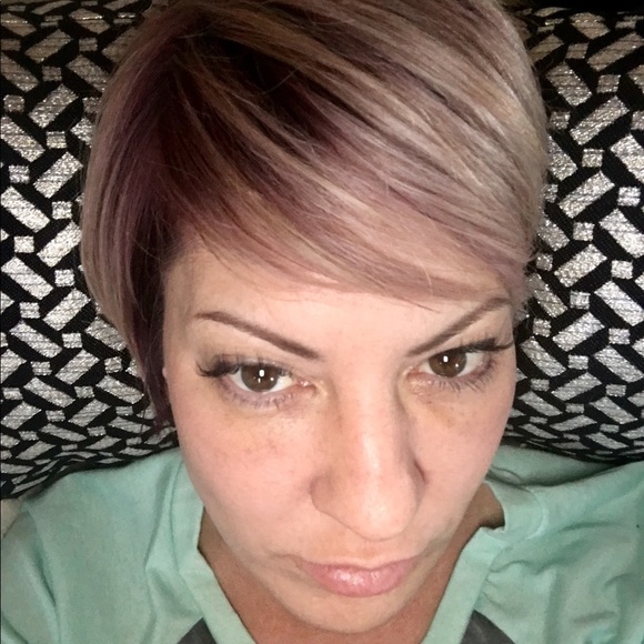 Profile Picture of Aimee Duncan (@aimee_duncan) on Poshmark