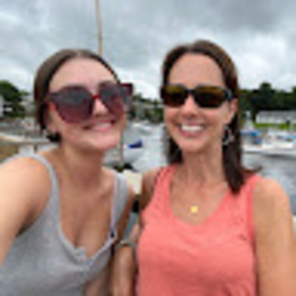 Emily Narciso - Poshmark Profile Picture of Emily Narciso (@emilynarciso9) on Poshmark