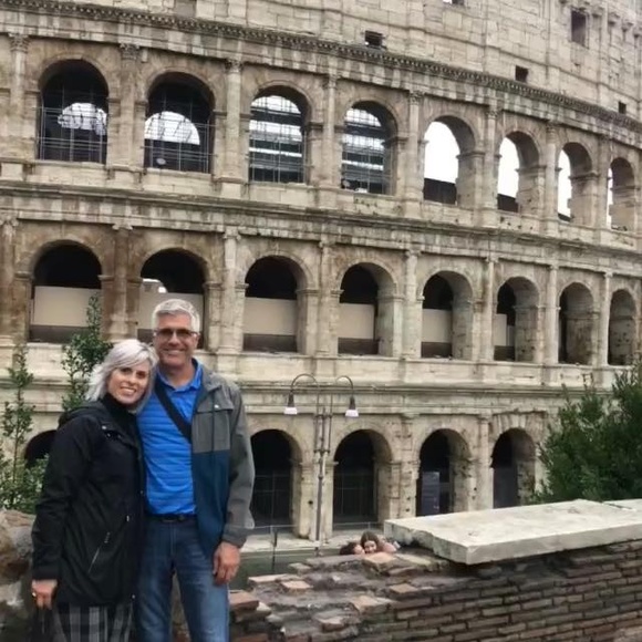 Profile Picture of Melanie Hughson (@melmhughson) on Poshmark