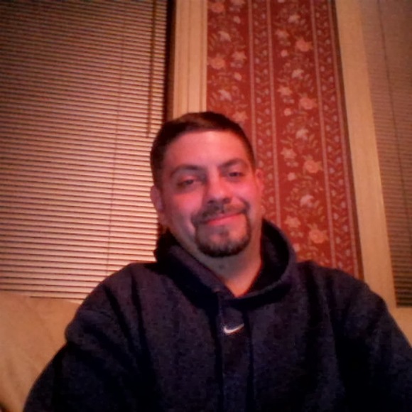 Profile Picture of Joe Mathis (@joefmathis) on Poshmark