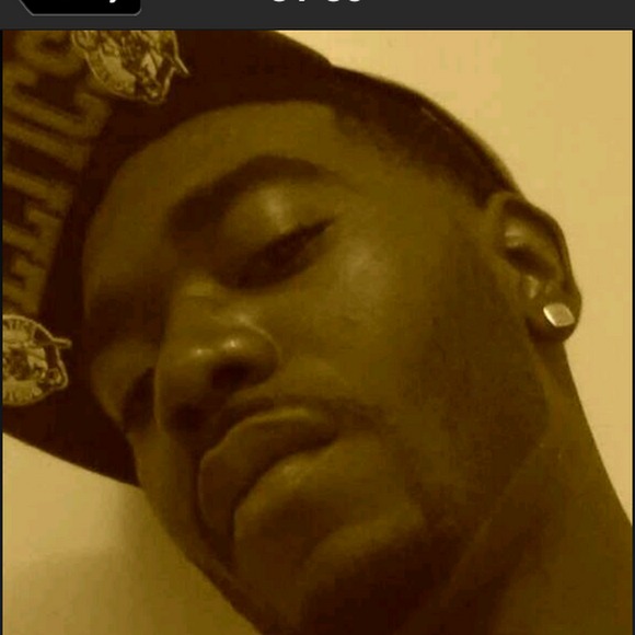 Profile Picture of Chris Pryor (@cpryor429) on Poshmark